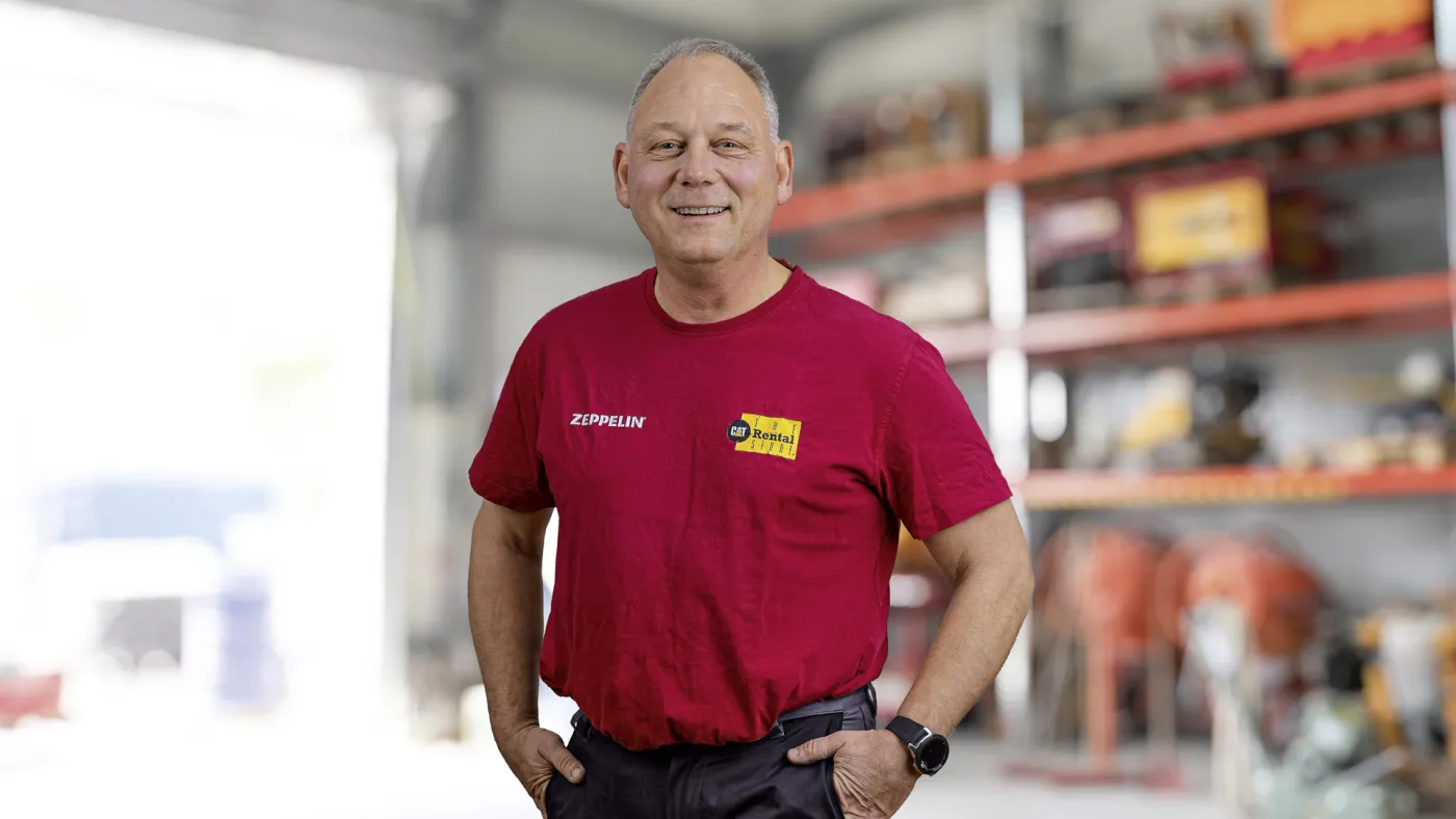 Mechatroniker_Mechaniker_als_Mietstationstechniker_(mwd).jpg