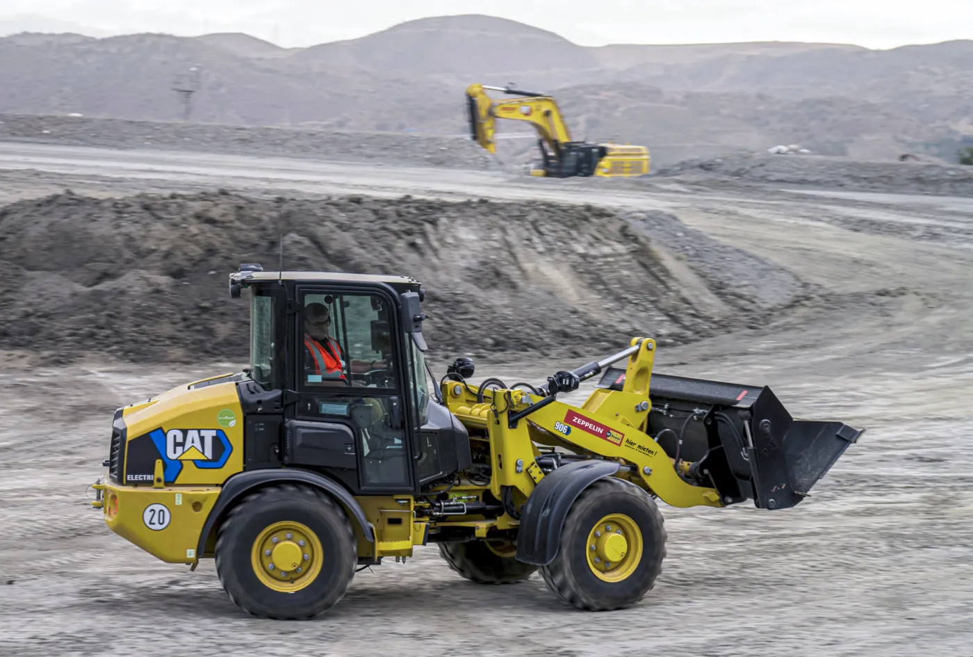 Radlader CAT 906e