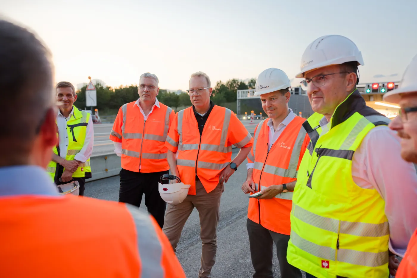 Besuchergruppe-Engelbergtunnel-Stuttgart-Benz-Schrader