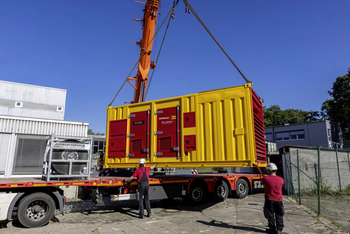 Anlieferung-Generator-Spitzenstromabdeckung-DESY-Hamburg