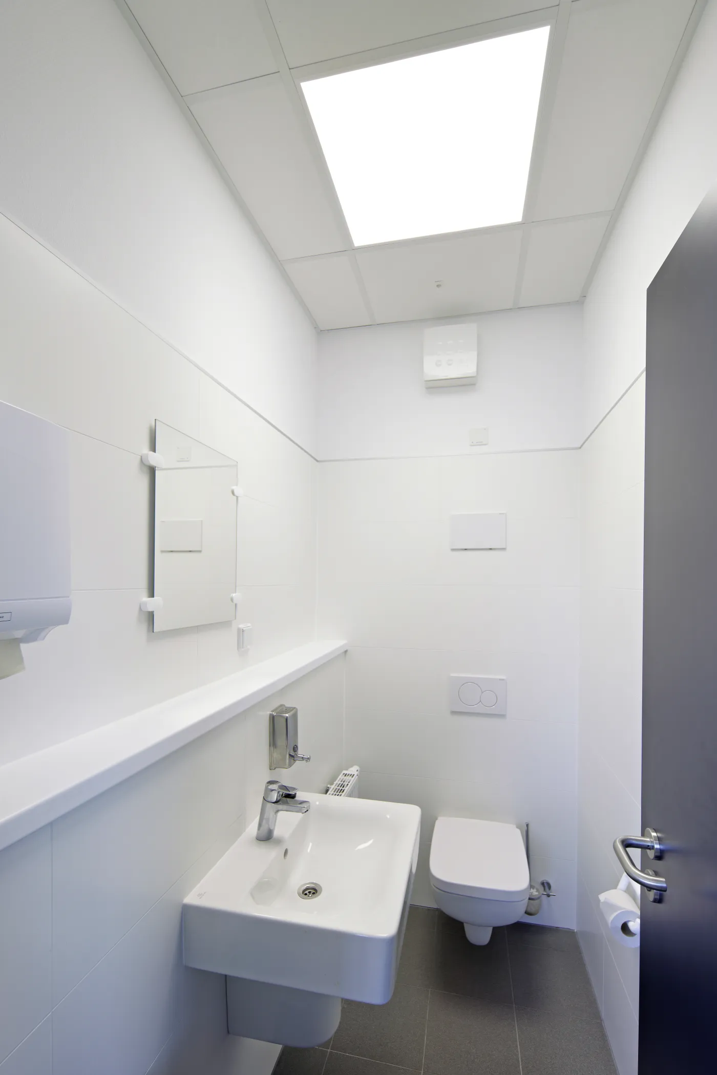 Modulgebäude-Sozialgebäude-DB-Sanitärbereich-WC-Böblingen