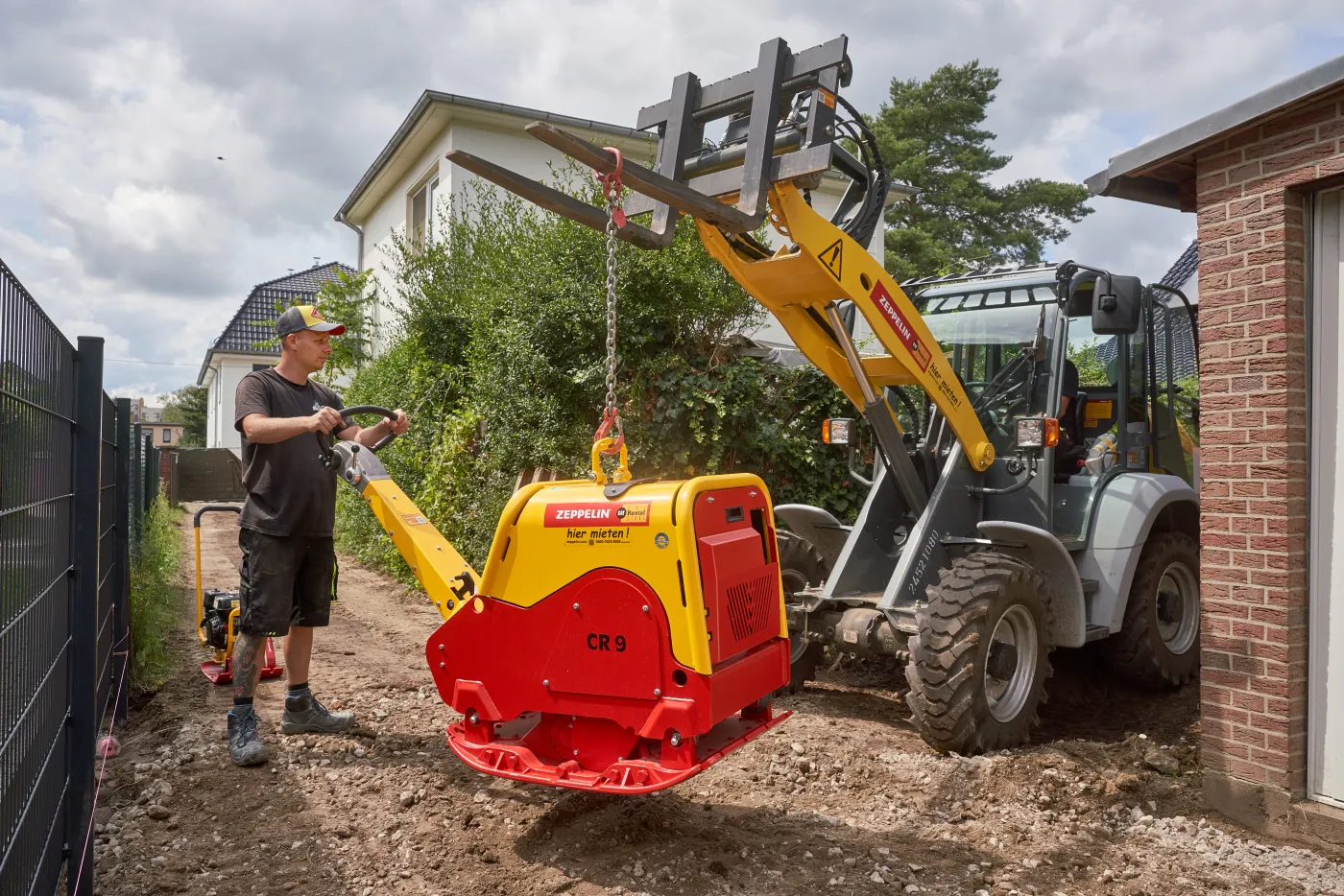 galabau-radlader-kramer-5065-ruettelplatte-weber-cr9