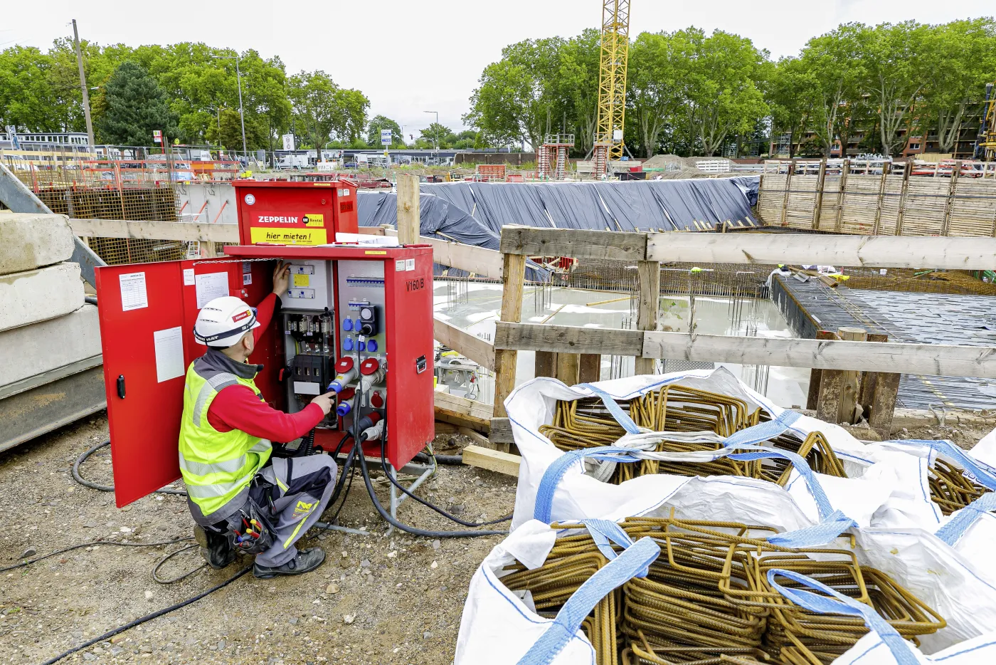 Zeppelin-Rental-Elektro-Baustelleneinrichtung-Stromverteiler-Überblick-Köln
