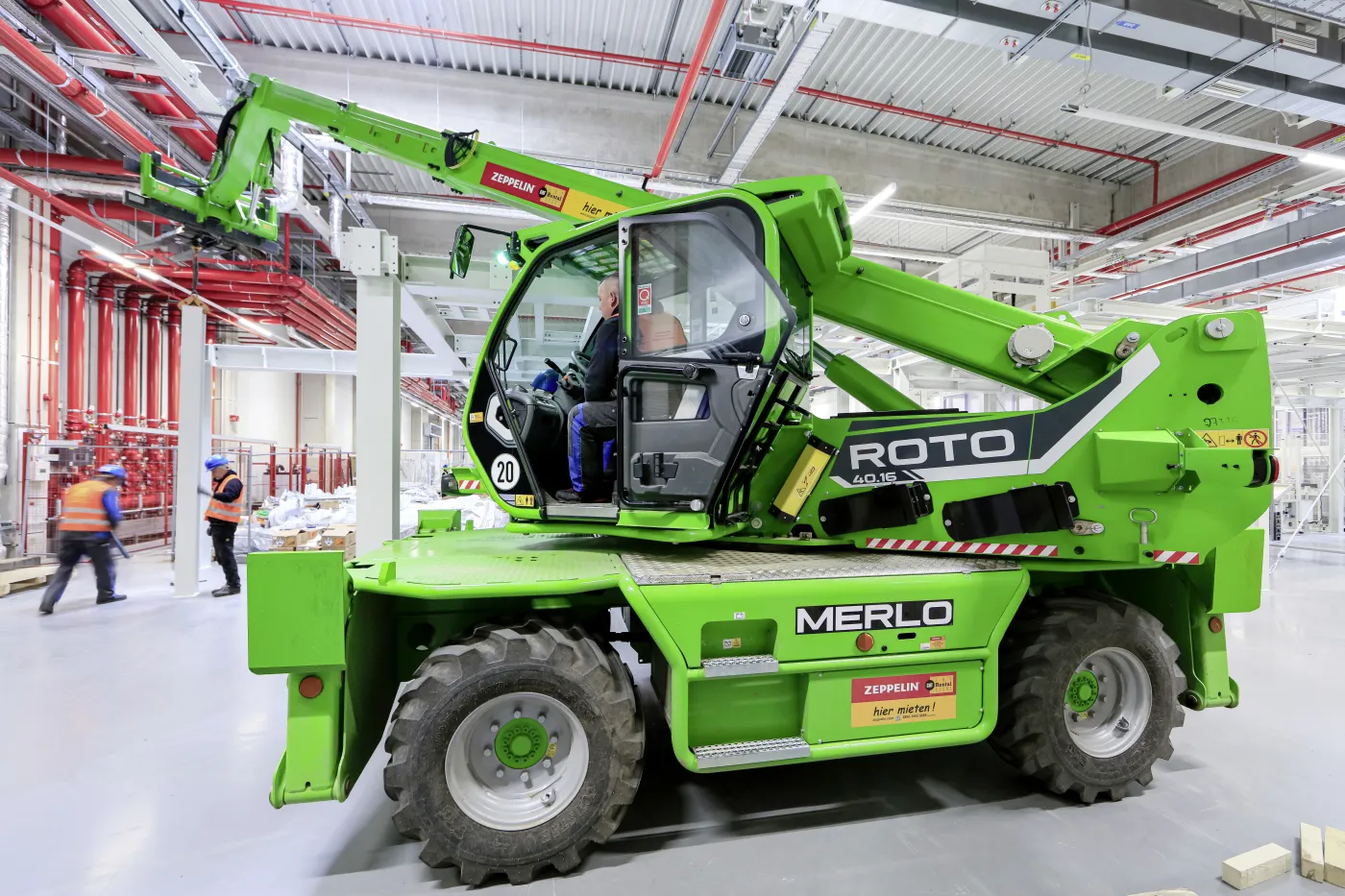 ZRD-Personenarbeitsbühne-Batteriezellfabrik-Salzgitter-Teleskoplader